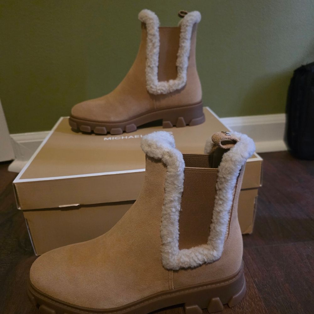 FLASH SALE- NWT-Michael Kors Ridley Tan Bootie Leather Ankle Boots - Picture 5 of 9